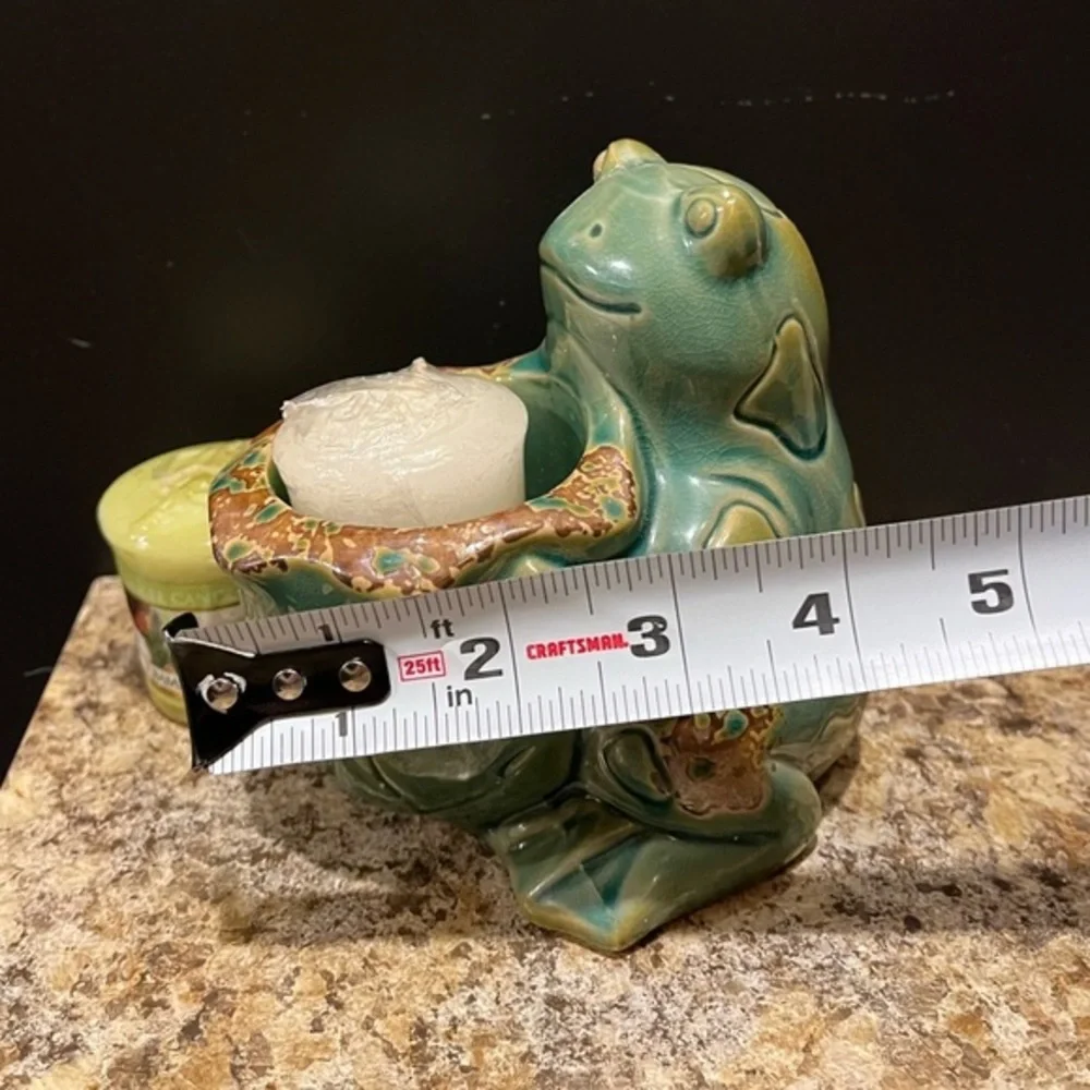 Charming Green Frog Votive Candle Holder with 2 Yankee Candle Votives